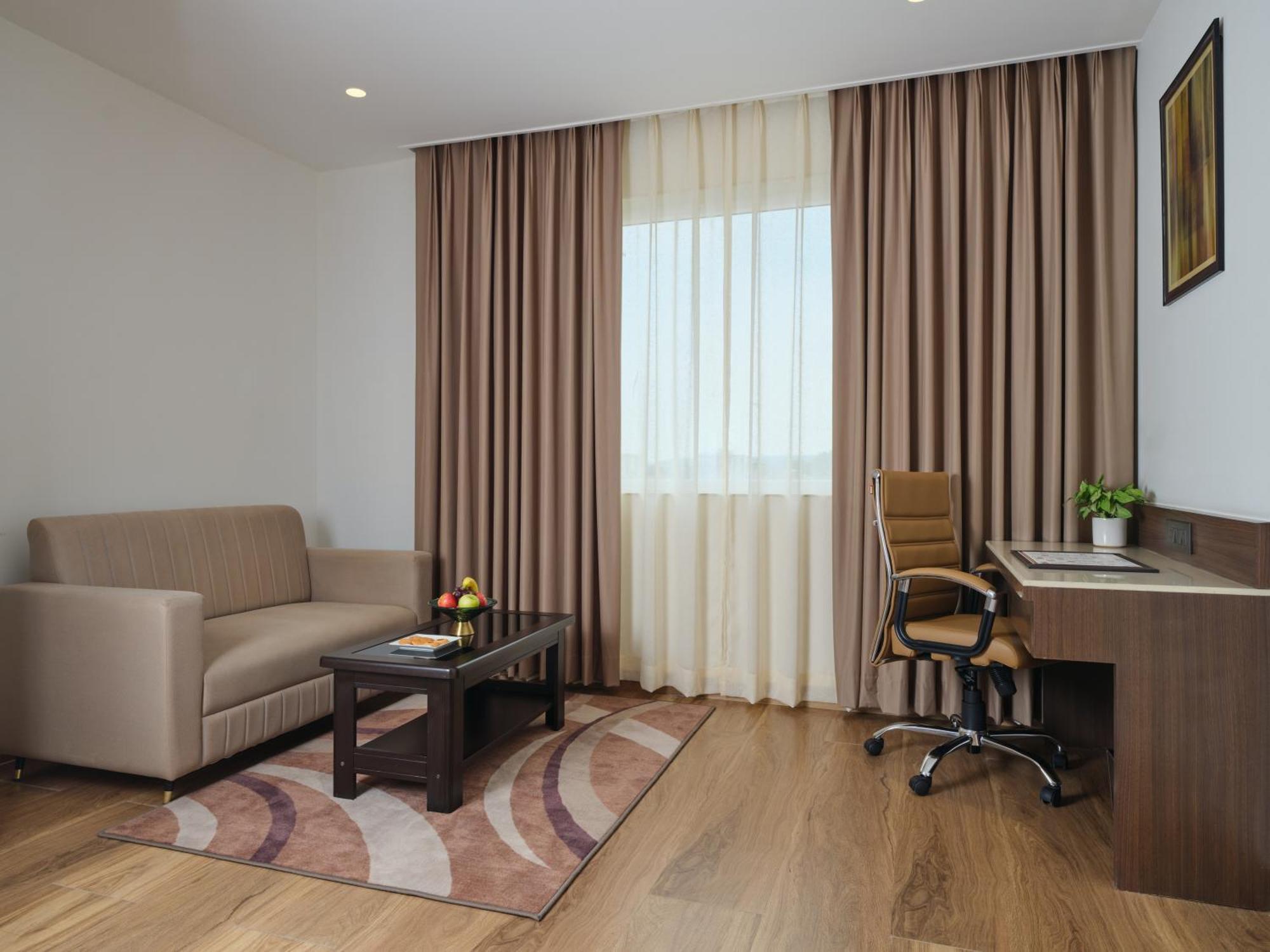 Regenta Place Gwalior Exterior foto