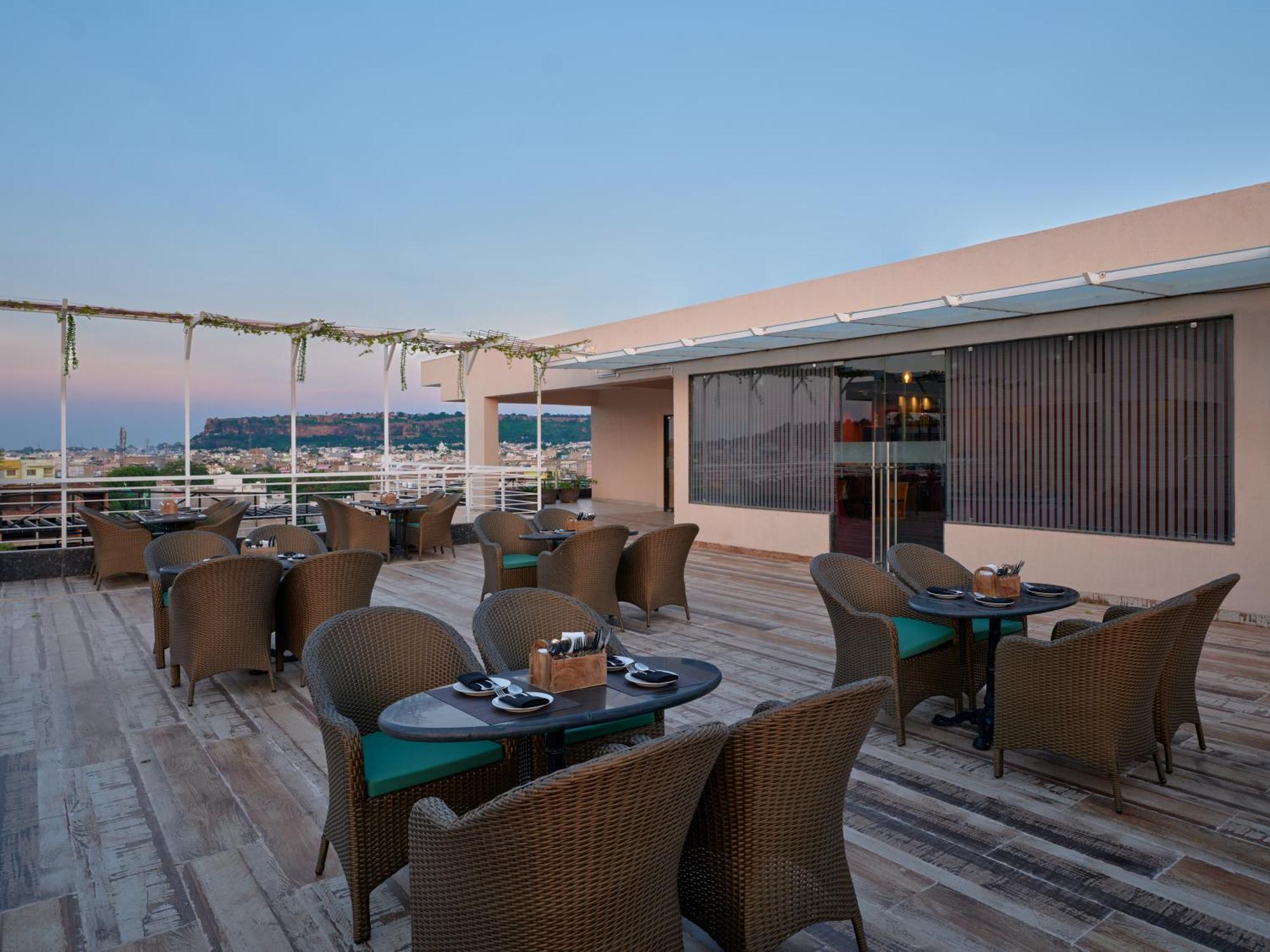 Regenta Place Gwalior Exterior foto